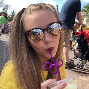 Meet your Posher, Larynn